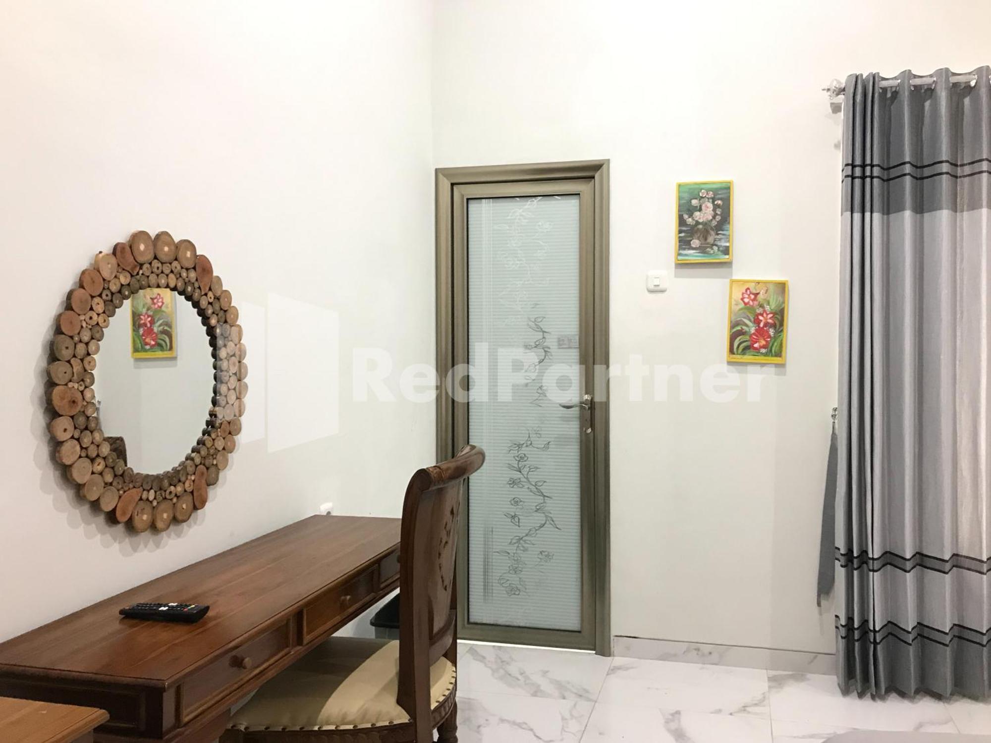 Hotel D88 Mitra Reddoorz Near Santera Flower Garden Malang