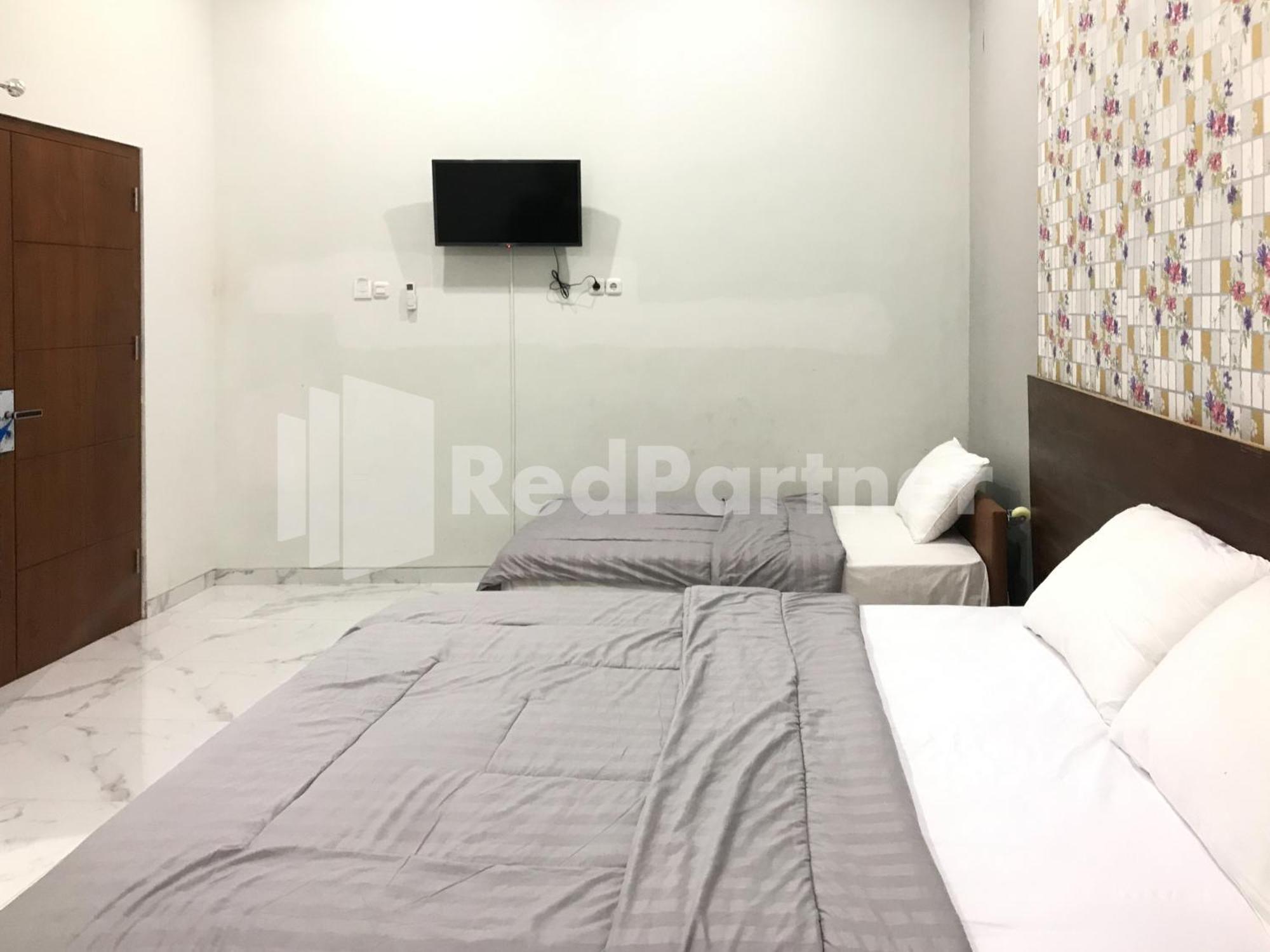 D88 Mitra Reddoorz Near Santera Flower Garden Hotel 2*
