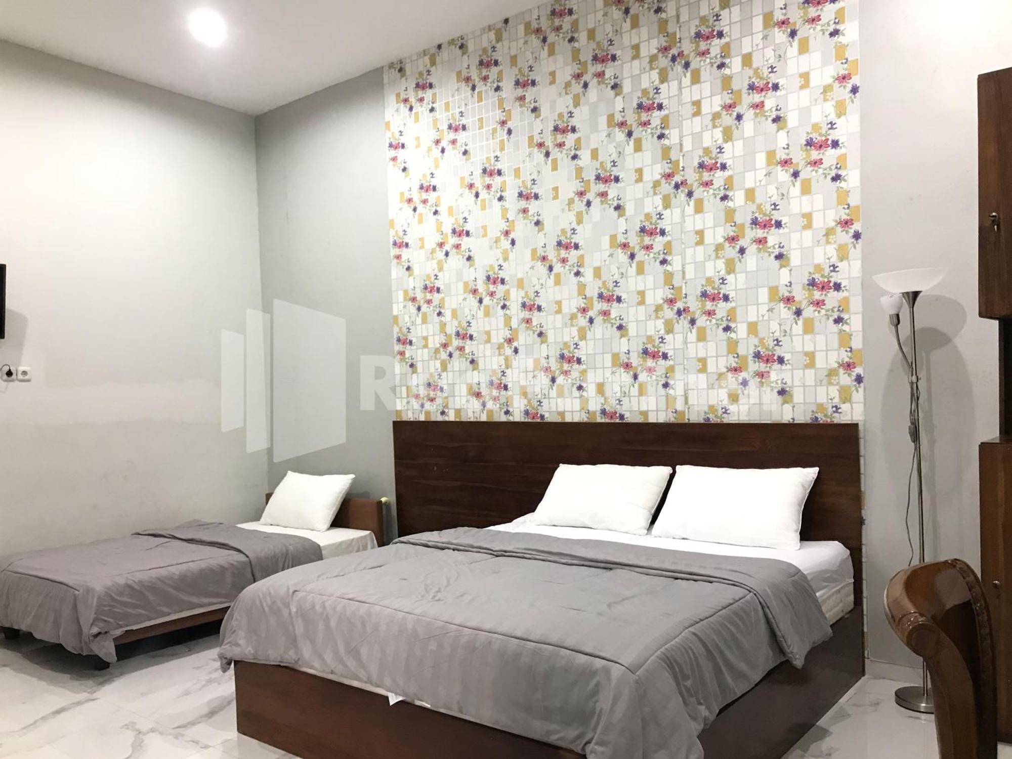 D88 Mitra Reddoorz Near Santera Flower Garden 2*
