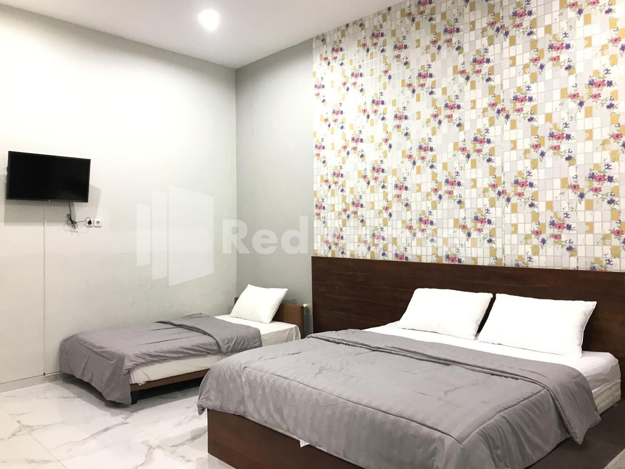 D88 Mitra Reddoorz Near Santera Flower Garden 2* Malang