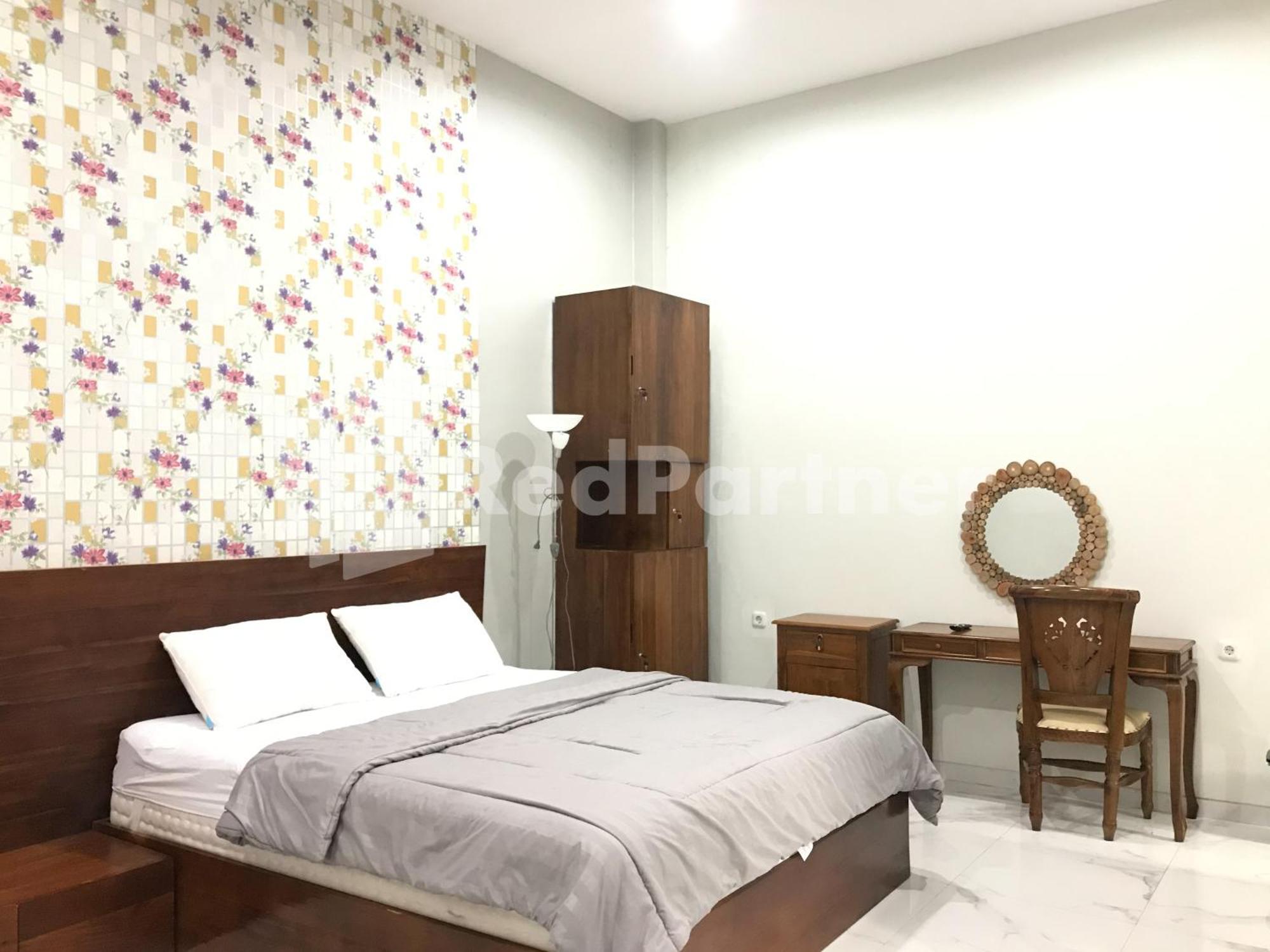 D88 Mitra Reddoorz Near Santera Flower Garden Hotel