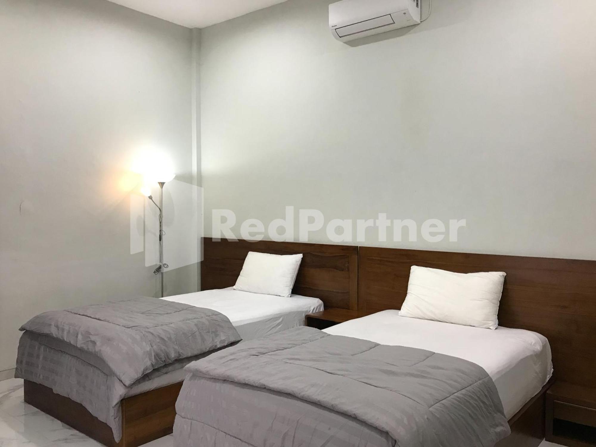 D88 Mitra Reddoorz Near Santera Flower Garden Hotel 2*