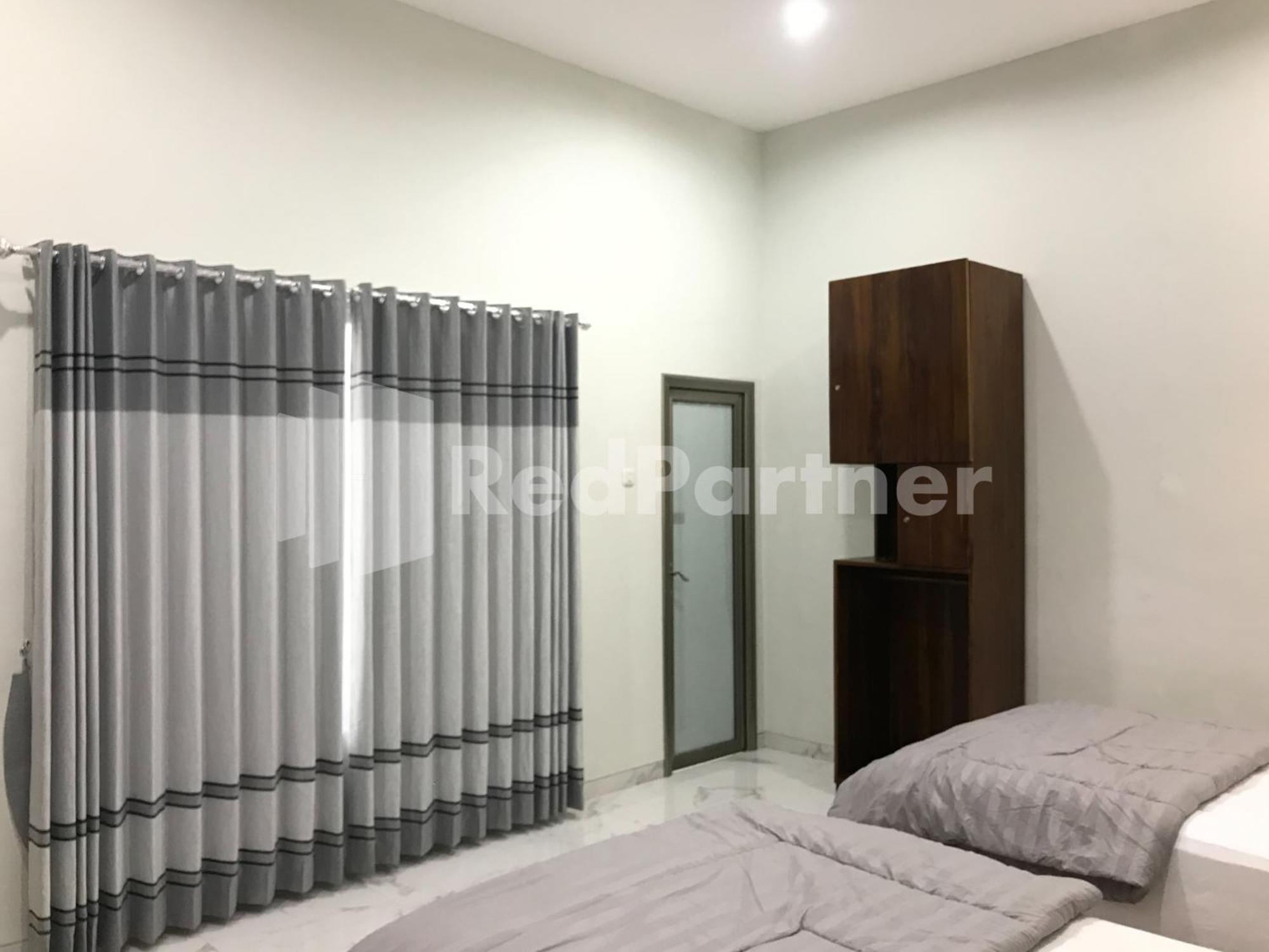 D88 Mitra Reddoorz Near Santera Flower Garden Hotel Malang