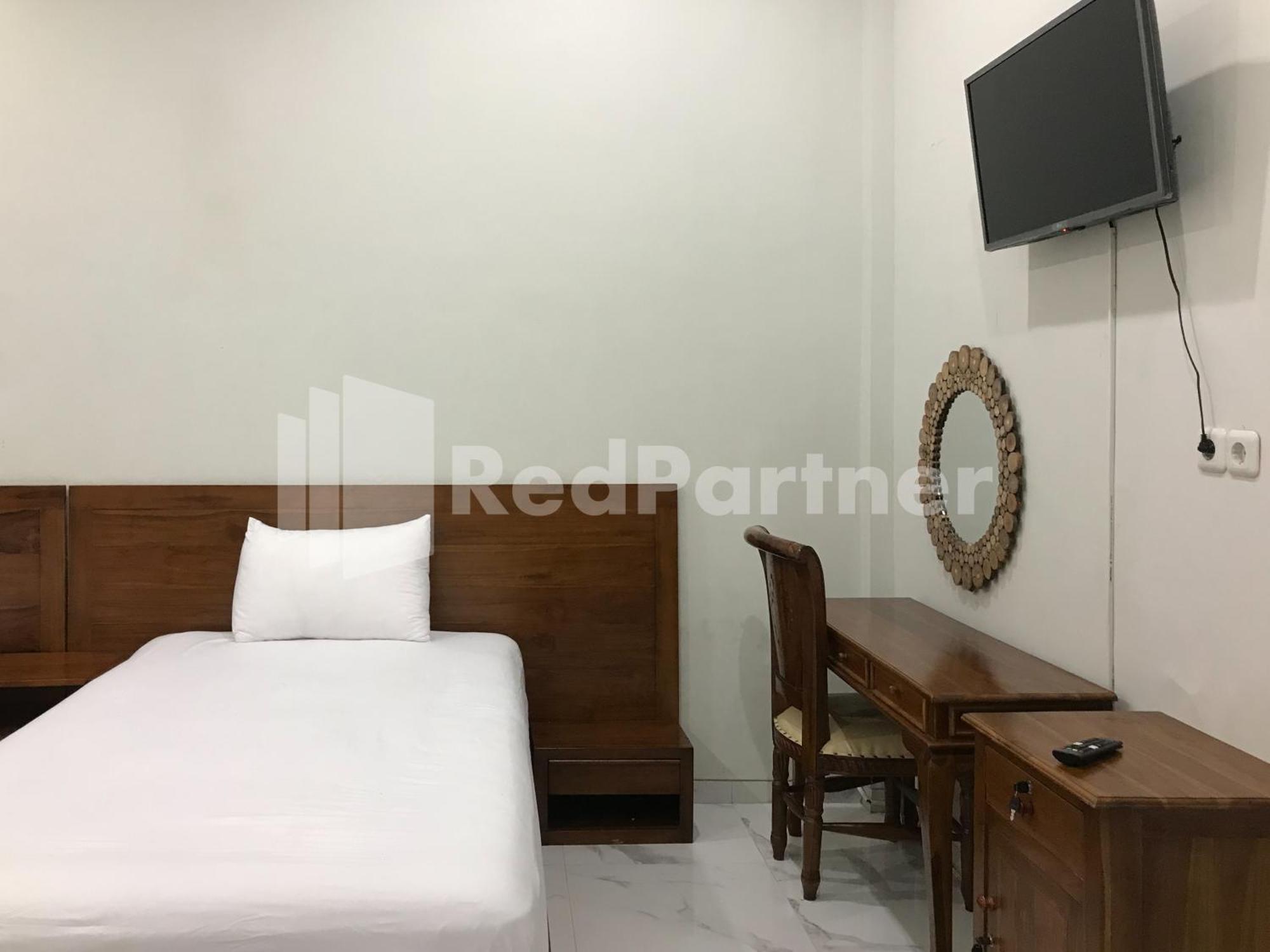 Hotel D88 Mitra Reddoorz Near Santera Flower Garden Malang