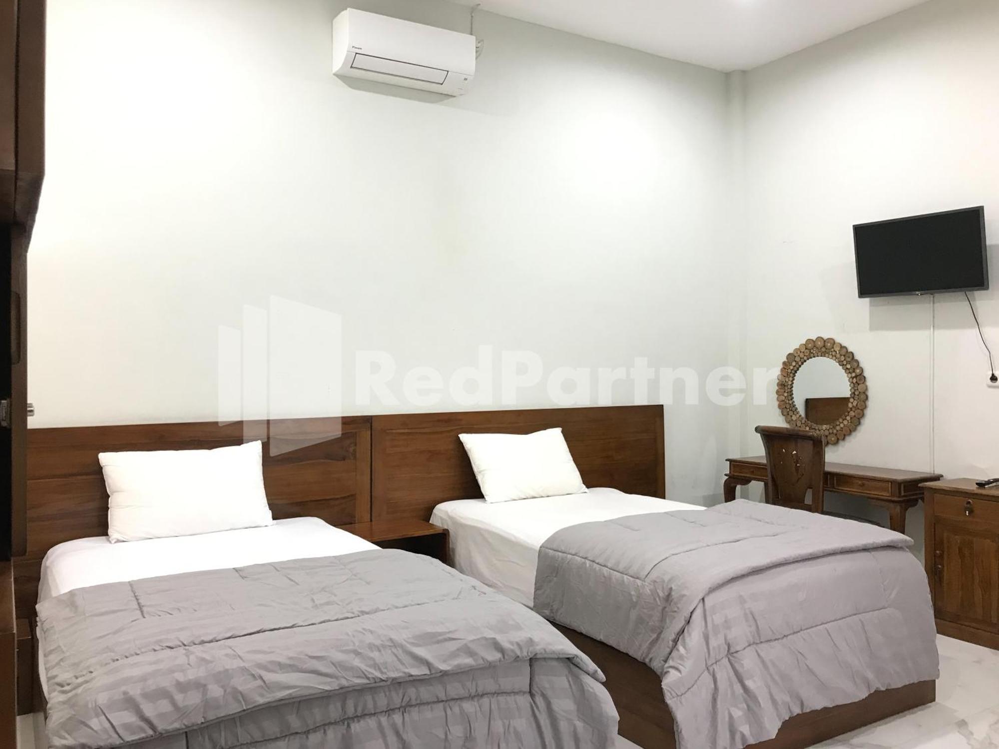 Hotel D88 Mitra Reddoorz Near Santera Flower Garden 2*