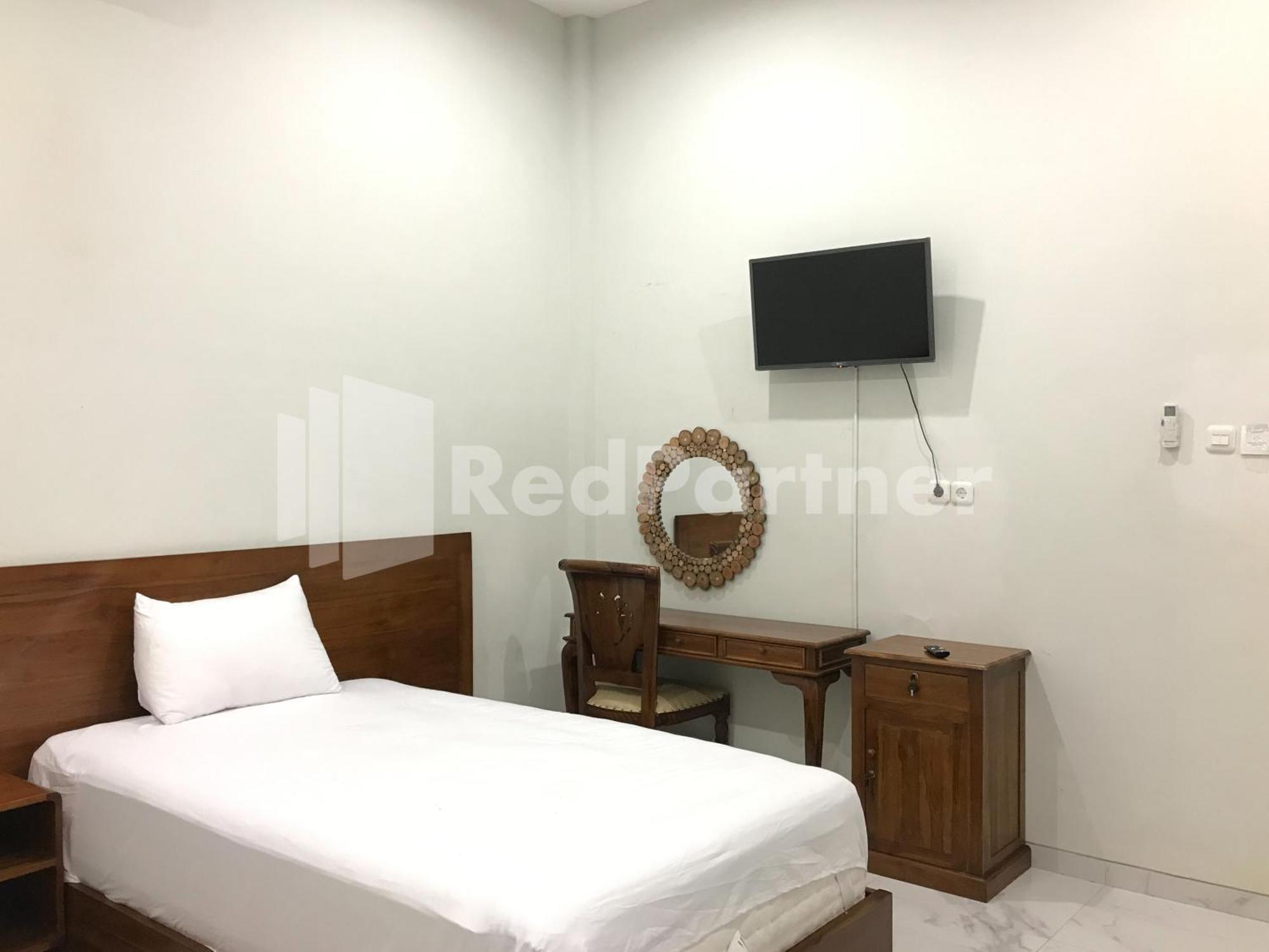 D88 Mitra Reddoorz Near Santera Flower Garden Hotel Malang