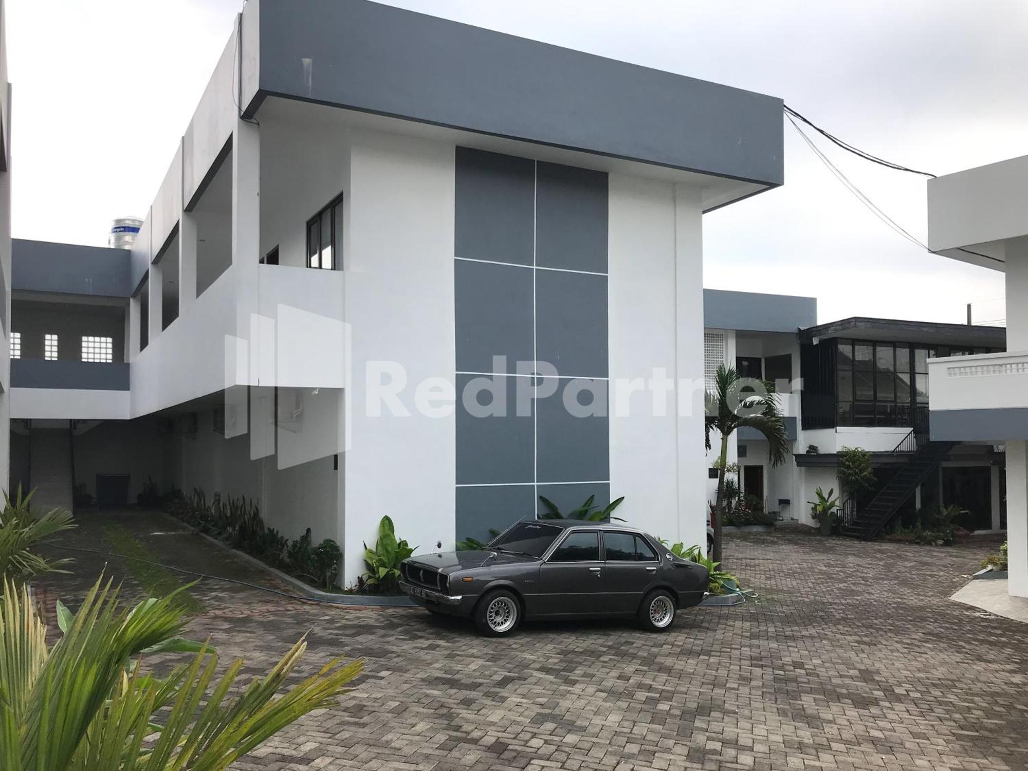 D88 Mitra Reddoorz Near Santera Flower Garden Hotel