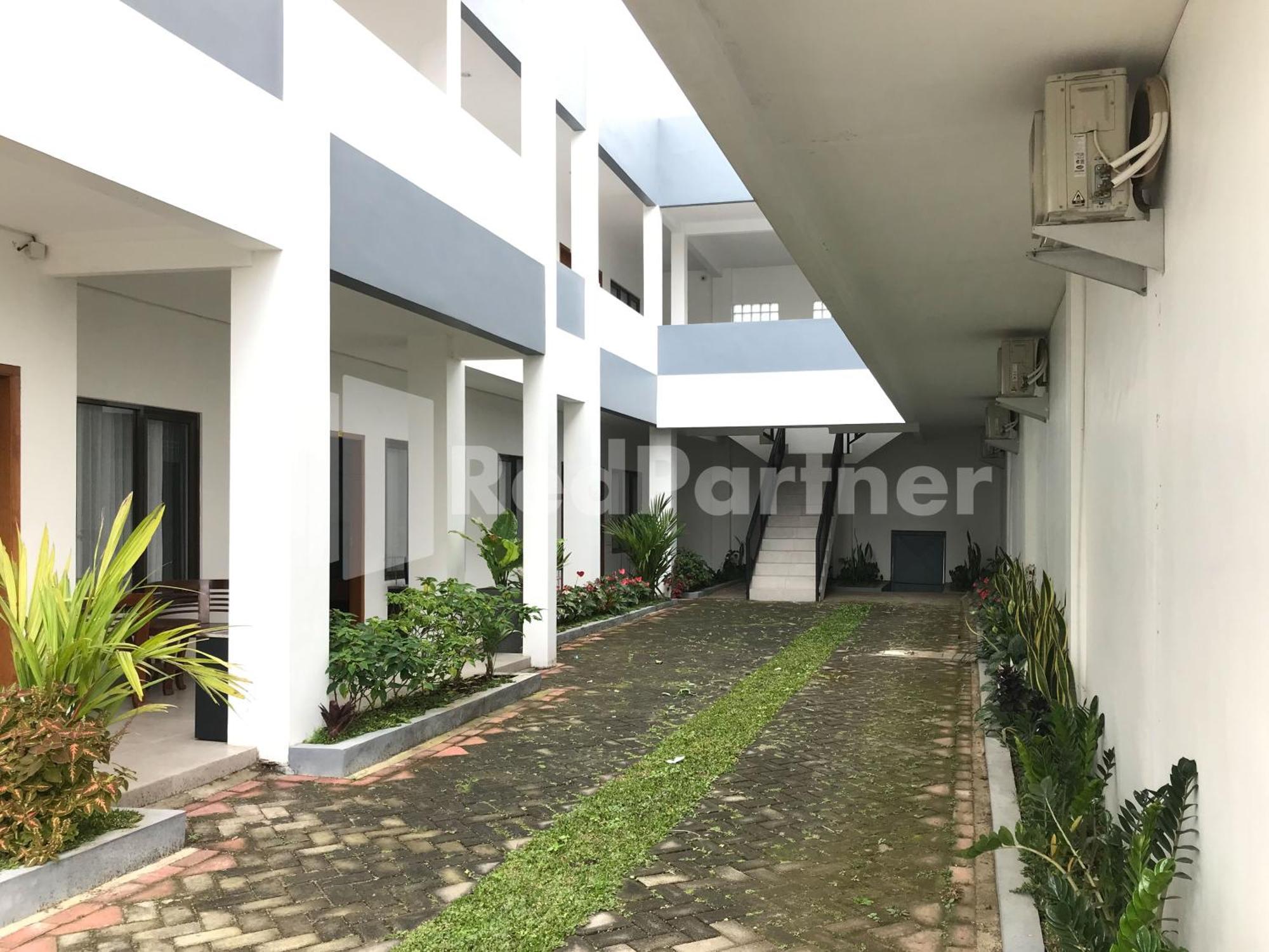 Hotel D88 Mitra Reddoorz Near Santera Flower Garden Malang