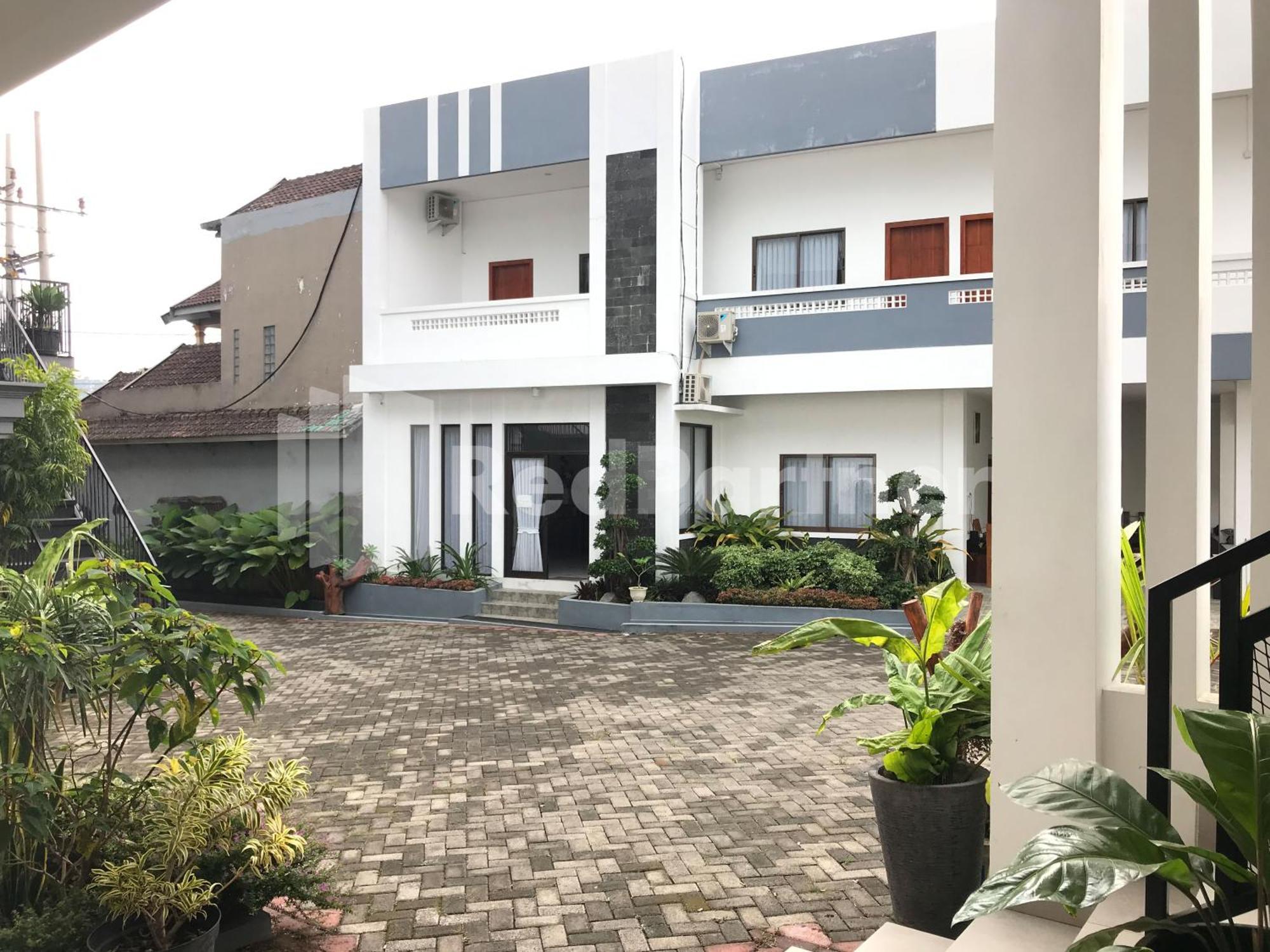 D88 Mitra Reddoorz Near Santera Flower Garden 2* Malang